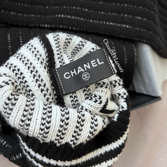 Auth BNIB Chanel 24C Black Classic CC Logo Leg Warmers / Gaiters - Picture 3 of 6